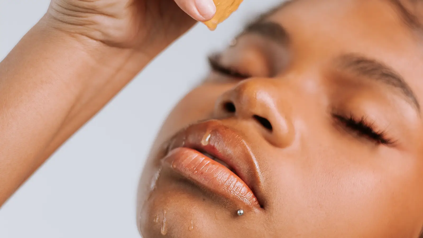 Lemon Juice on Melasma: Why This Popular Remedy Backfires